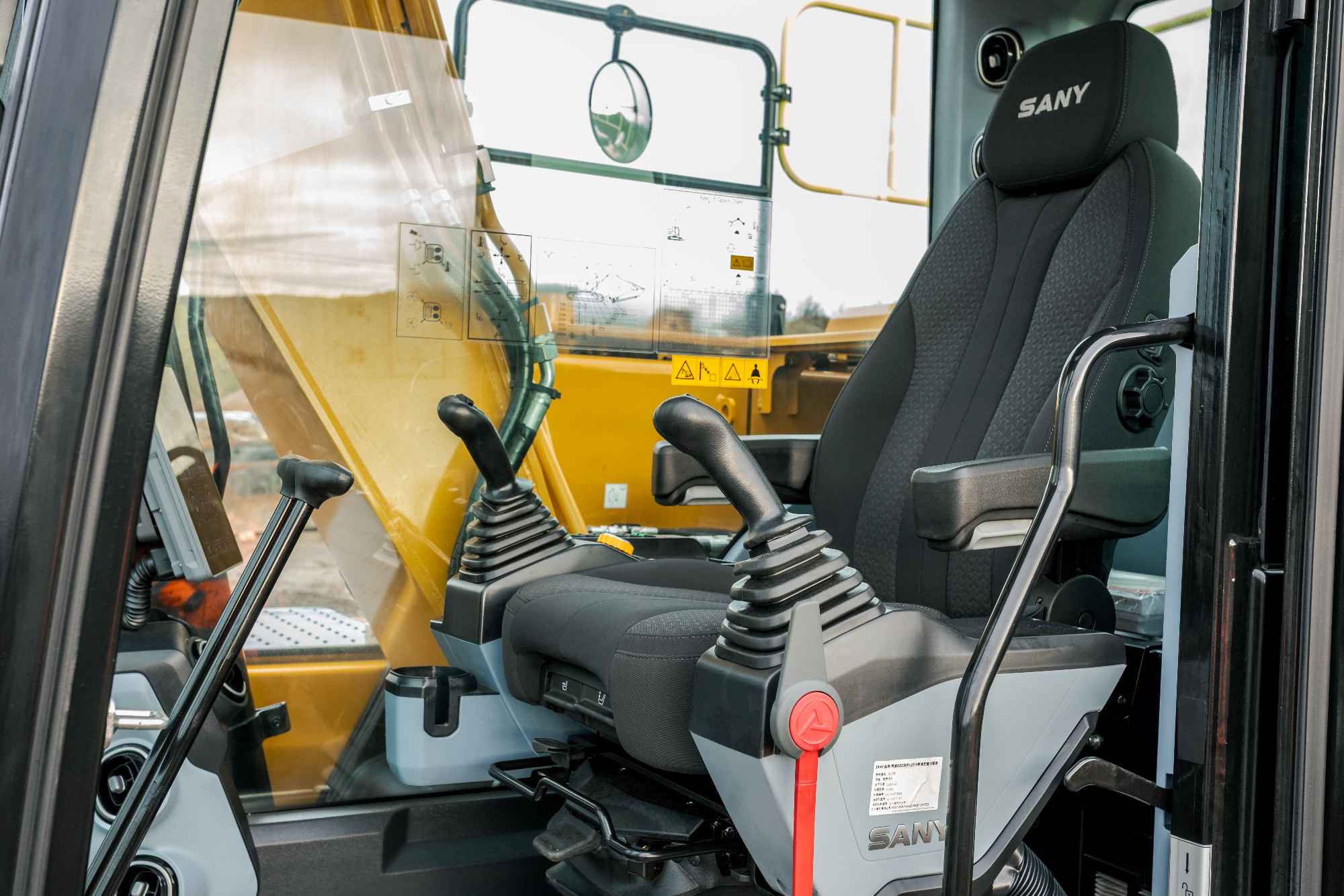 sany_sy135c_cab_2025_300dpi